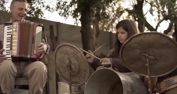 Los Campedrinos estrenaron el videoclip de “Festivalero”