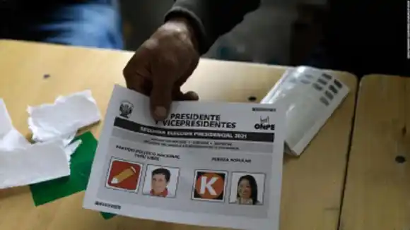 SIGUE LA PELEA ENTRE CASTILLO Y FUJIMORI: Perú cumple una semana sin saber quién será el nuevo presidente (+Análisis)