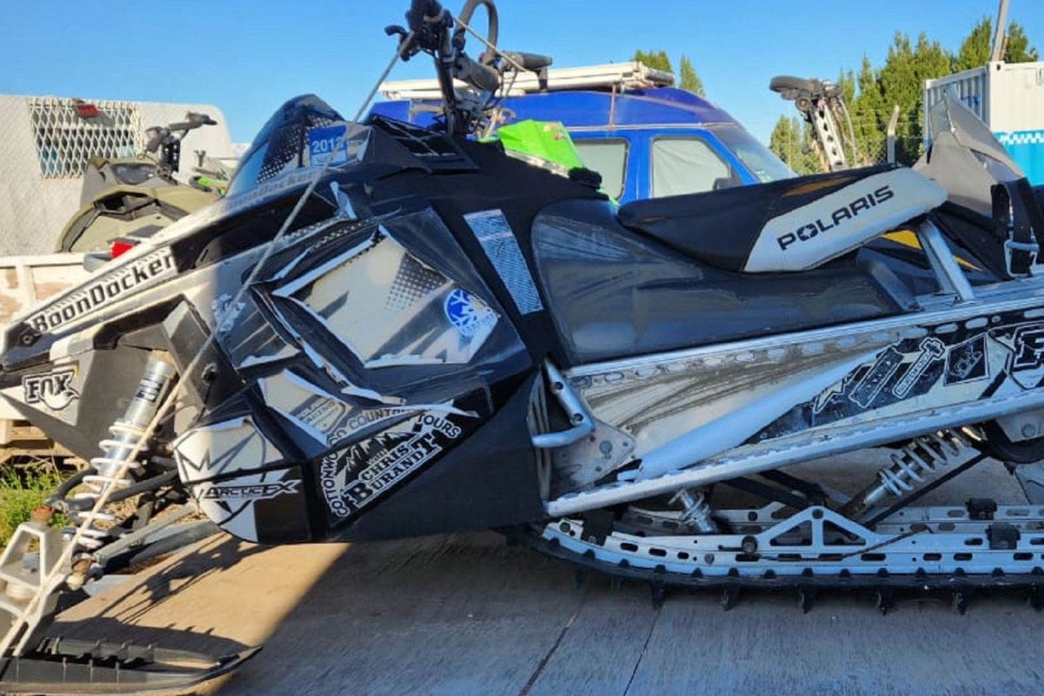 La Aduana subastará motos de nieve, una camioneta, un camper, manufacturas de plata y porotos