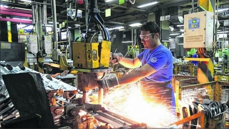 Constructores e industriales esperan una modesta reactivación