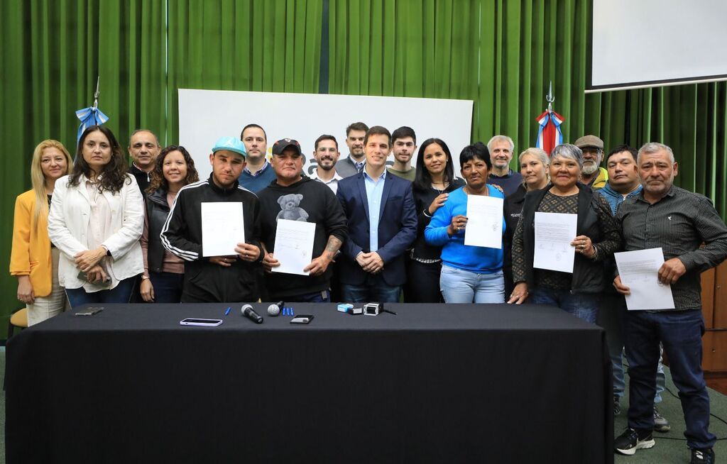 Firma de convenios con recicladores urbanos