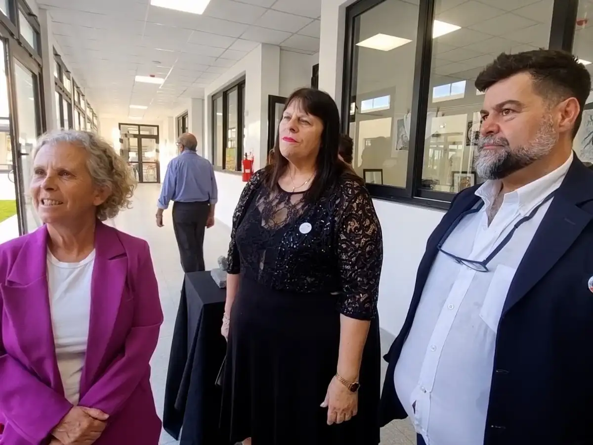 Daniela Urdampilleta, Silvia Caresía y Pedro Tissier, encabezaron el acto distrital por el Día de la Memoria.