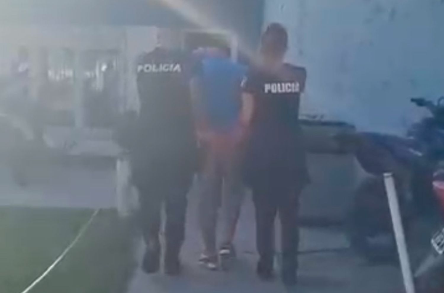 Atrapan a un prófugo de la Justicia en una actitud sospechosa