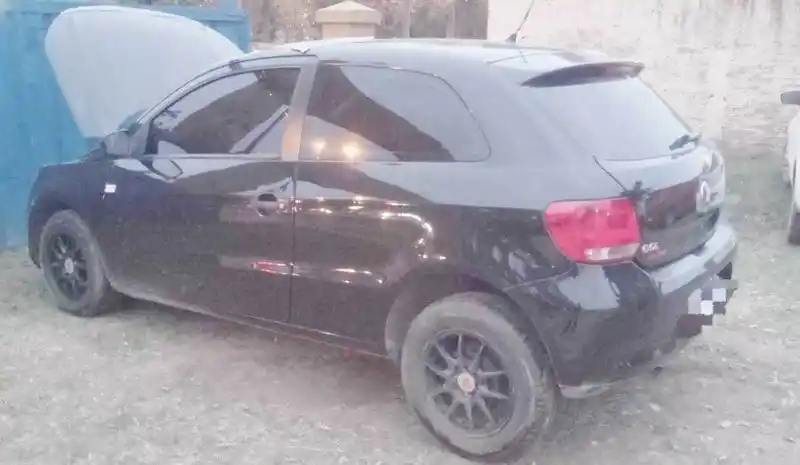 La Policía secuestró un auto y una motocicleta 
con adulteraciones y documentación falsa