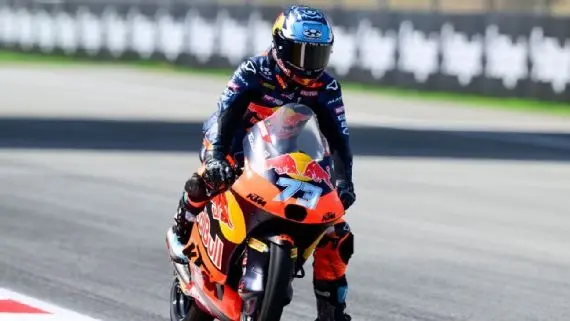 Valentín Perrone, en plena clasificación del GP de Barcelona de Moto3.