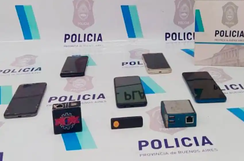 Secuestran celulares y clausuran comercios en galería del micro centro marplatense