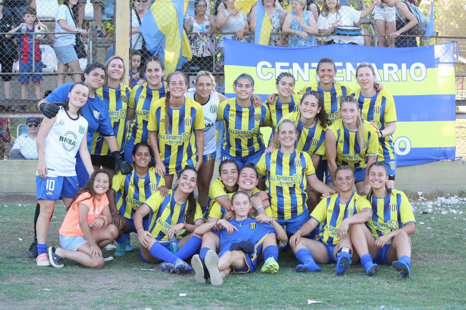 Centenario avanzó a la final e irá en busca de arrebatarle el invicto y el título a Rivadavia. Foto: Paola Bartulo.