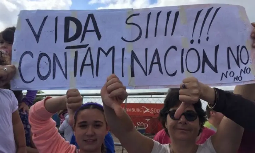 Los vecinos de las teroeléctricas, en una de las tantas manifestaciones que realizaron.