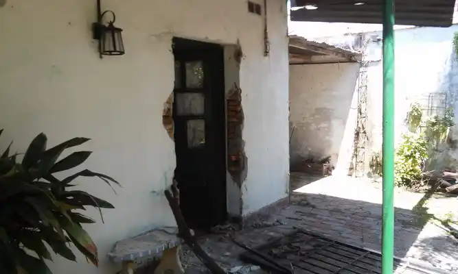 Le arrancaron una puerta y se llevaron todo, hasta los caballos