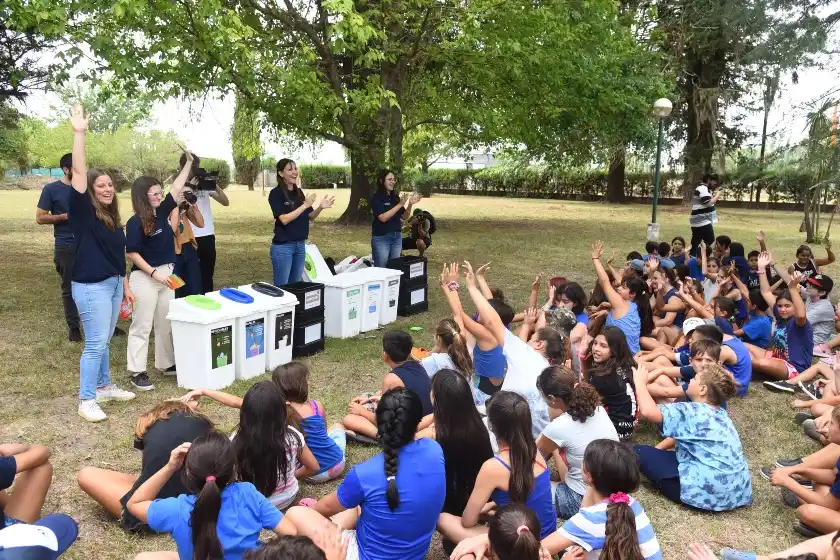 Niños y adultos mayores se capacitaron en educación ambiental y alimentación saludable