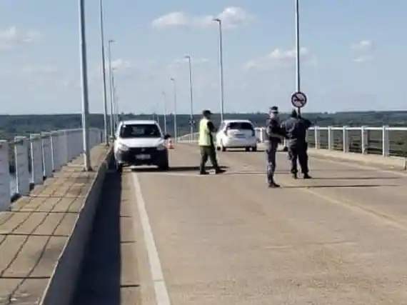 Hallan el cuerpo de la mujer que se arrojó desde el Puente San Martín