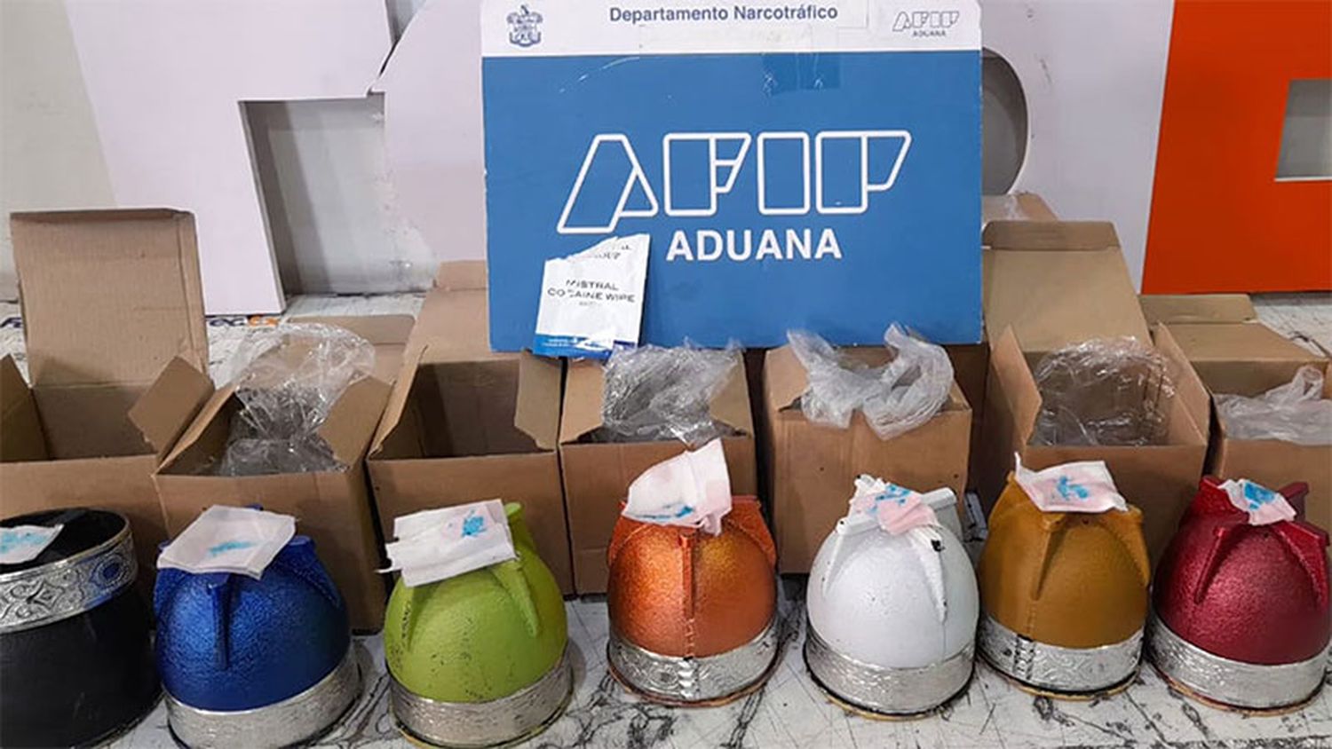 Secuestran más de dos kilos de cocaína ocultos en una encomienda con mates