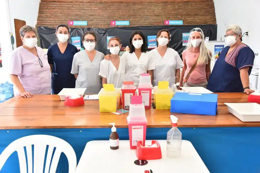 Día de la Vacunadora: “Una vez más agradecemos el esfuerzo y compromiso de los equipos encargados de vacunar a nuestra comunidad”