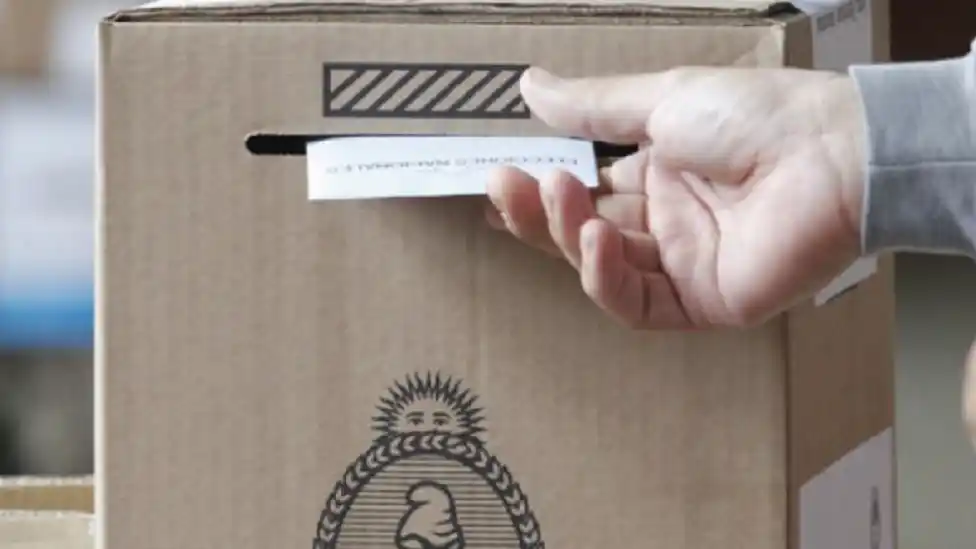 La iniciativa, impulsada por la Casa Rosada, contempla “la eliminación definitiva de las PASO”.