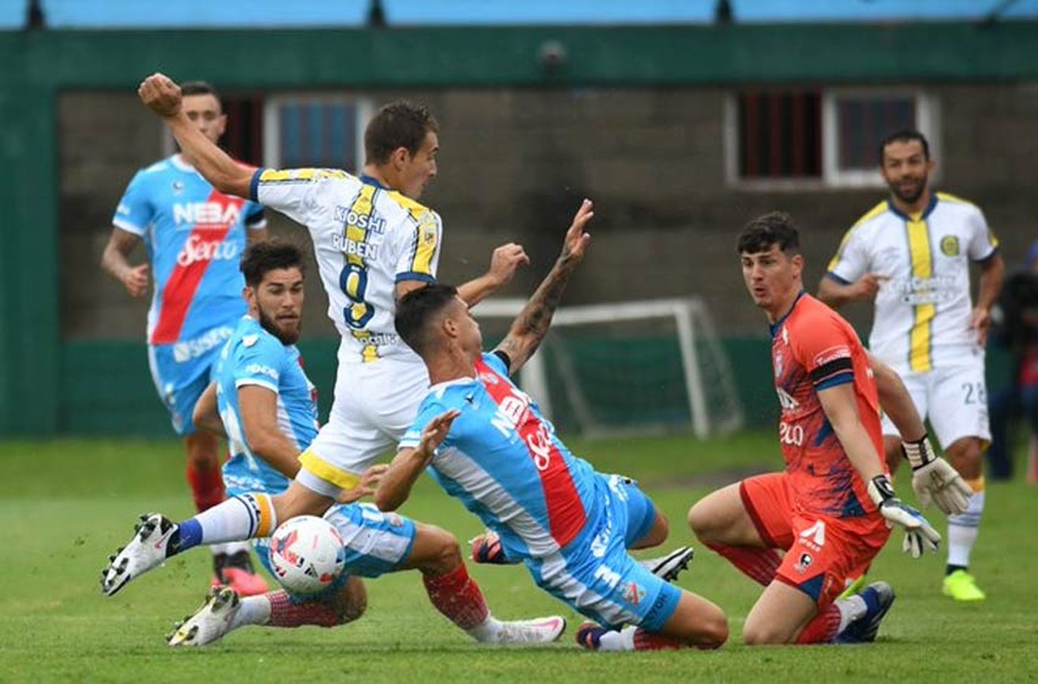 En un encuentro chato y parejo, Central arrancó el año con un empate ante Arsenal