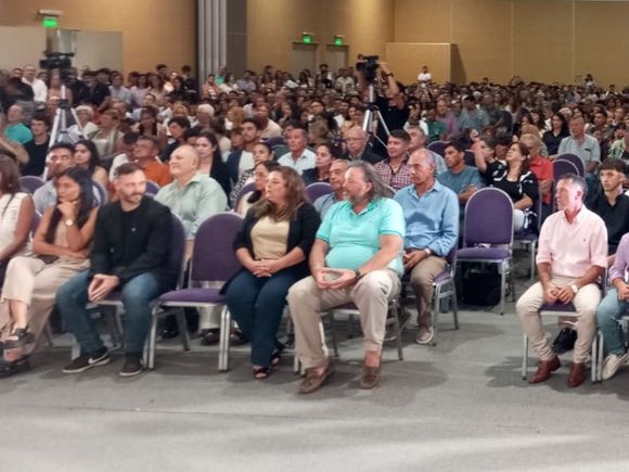 En una emotiva ceremonia se entregaron los Premios San Antonio de Padua