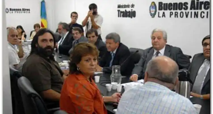 Docentes se reúnen con funcionarios de Scioli