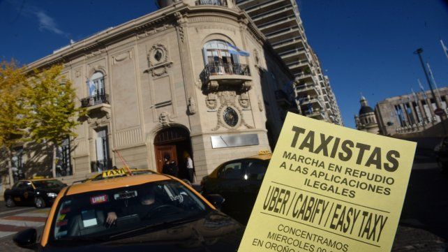 Cabify: choferes rosarinos que Cabify sigue operando, pero con taxis