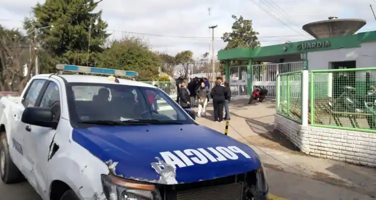 Investigan la muerte de una mujer en el Hospital