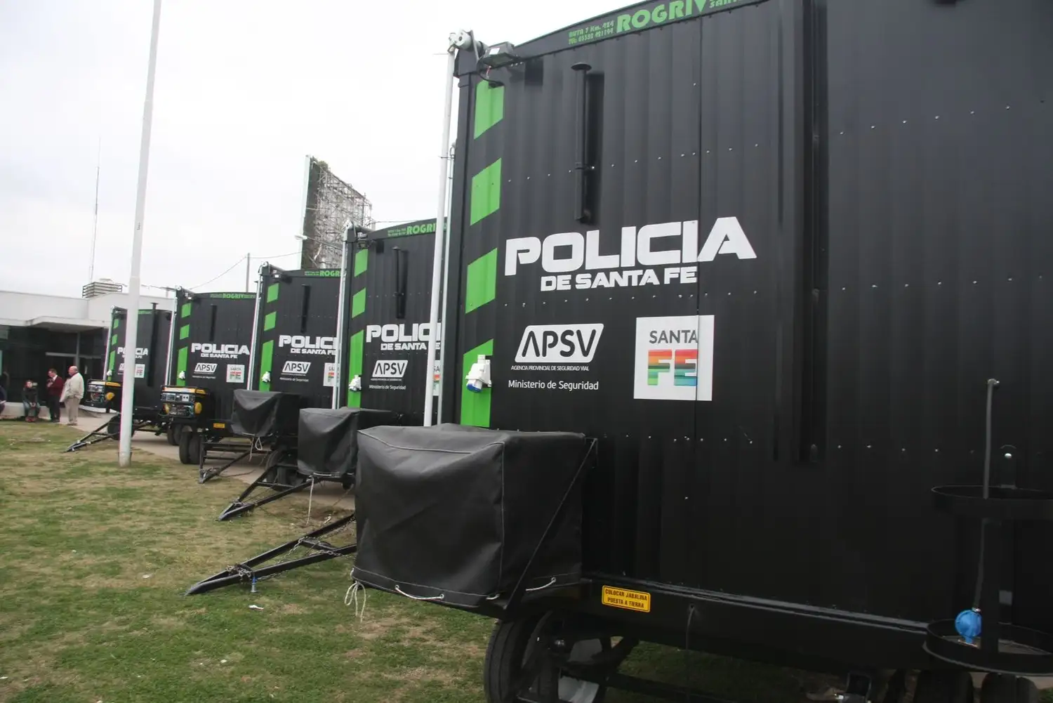 Pullaro entregó cinco casillas para la Policía de Seguridad Vial