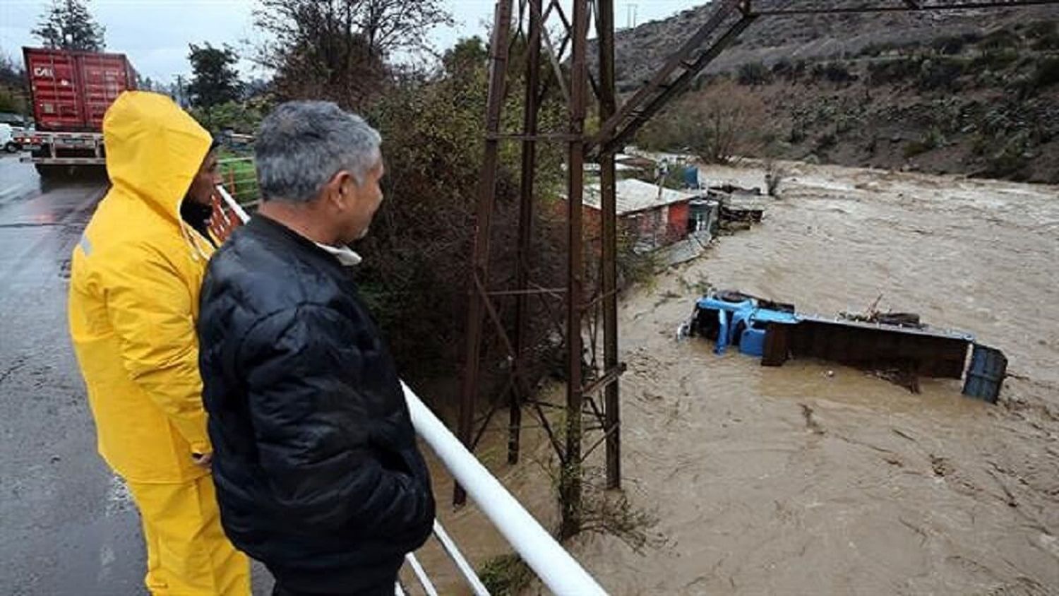 LLUVIAS MORTALES EN CHILE: gobierno decreta emergencia en la zona central