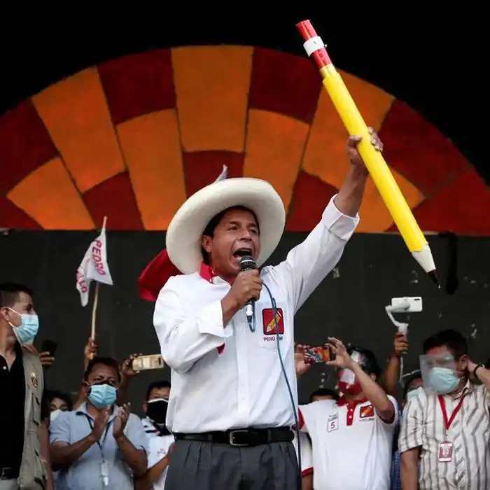 El Congreso peruano aprobó la denuncia constitucional contra Castillo