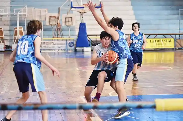 Básquet: el Oficial Asociativo entró en su tramo de definiciones