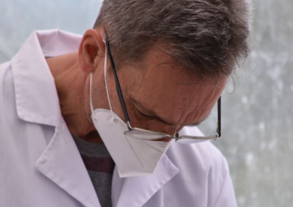 Coronavirus: quiénes luchan contra la pandemia en el laboratorio del Hospital, que ya procesó casi 9 mil muestras