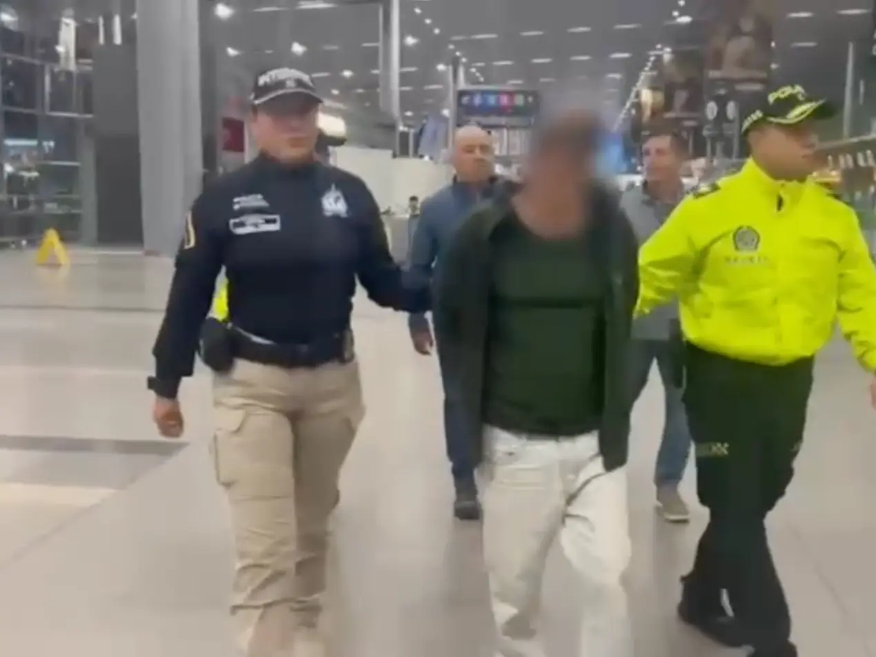 Extraditaron a Colombia al “Monstruo de Latinoamérica”, acusado de explotación sexual de menores