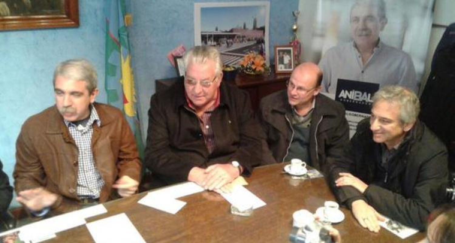 Elecciones 2015: Giovanettoni con Aníbal Fernández en Arrecifes
