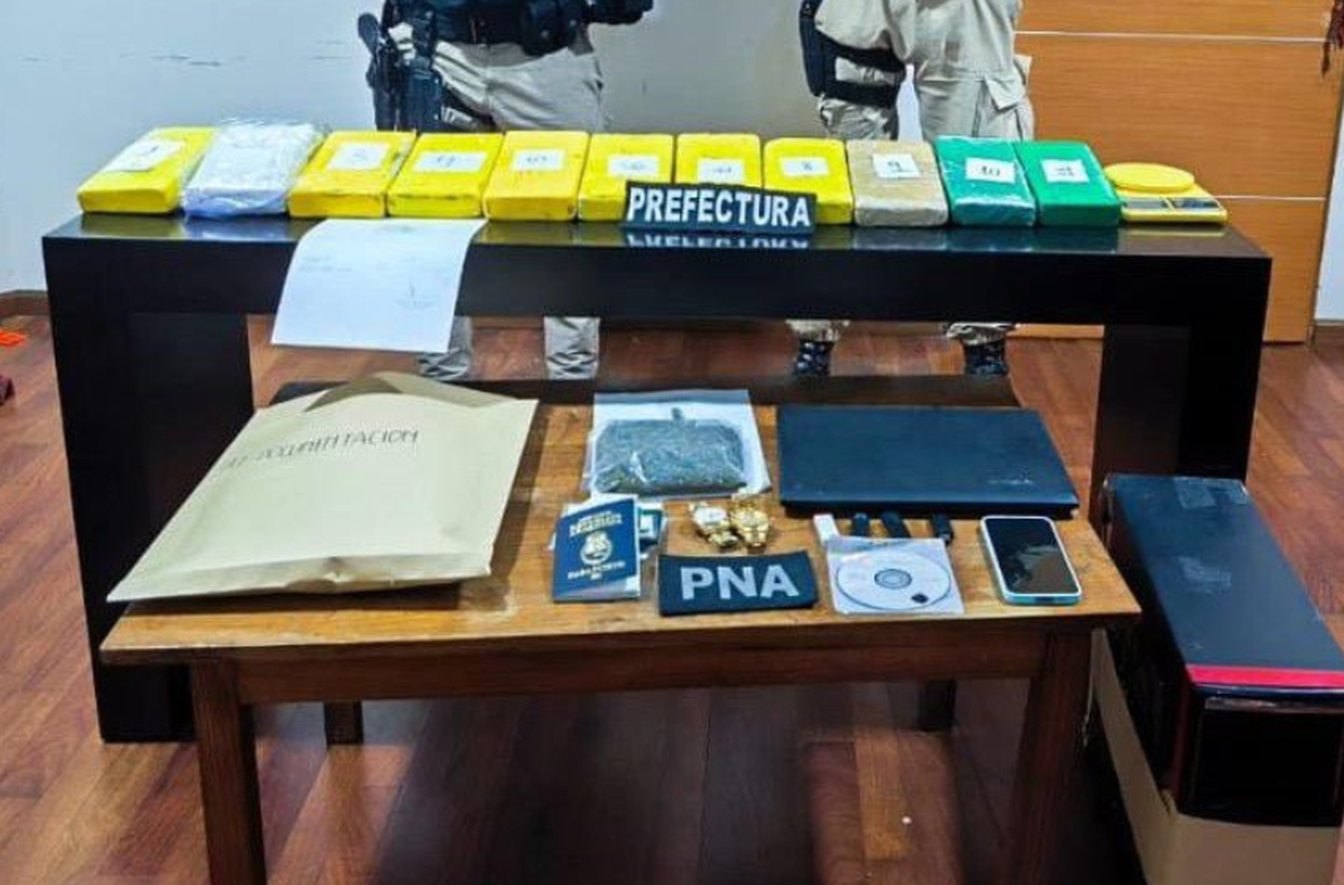 Cayó una banda narco en Rosario y Roldán: una detenida y casi $180 millones de pesos incautados