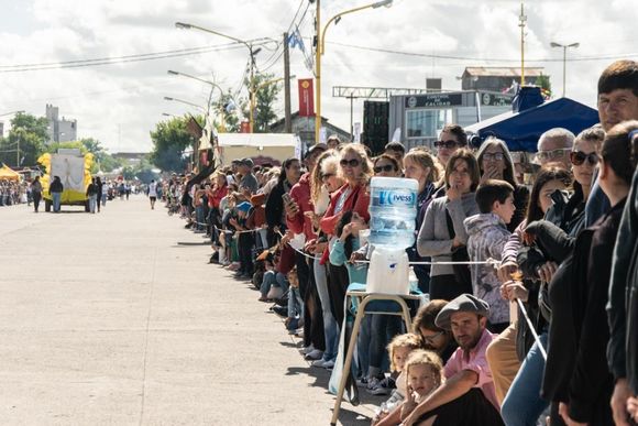Se inauguró el desfile matutino en la 56° Fiesta Provincial del Trigo