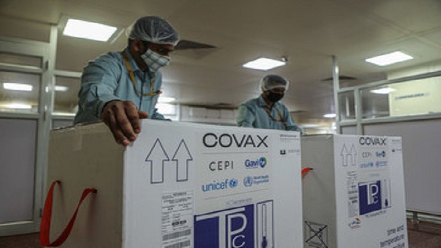 ¡LE METIERON EL ACELERADOR! Llegaron dos millones 500 mil vacunas del mecanismo Covax