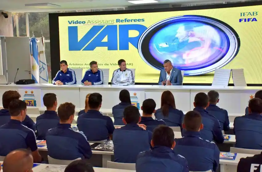 Tapia: «Esto es un primer paso para la llegada del VAR al fútbol argentino»