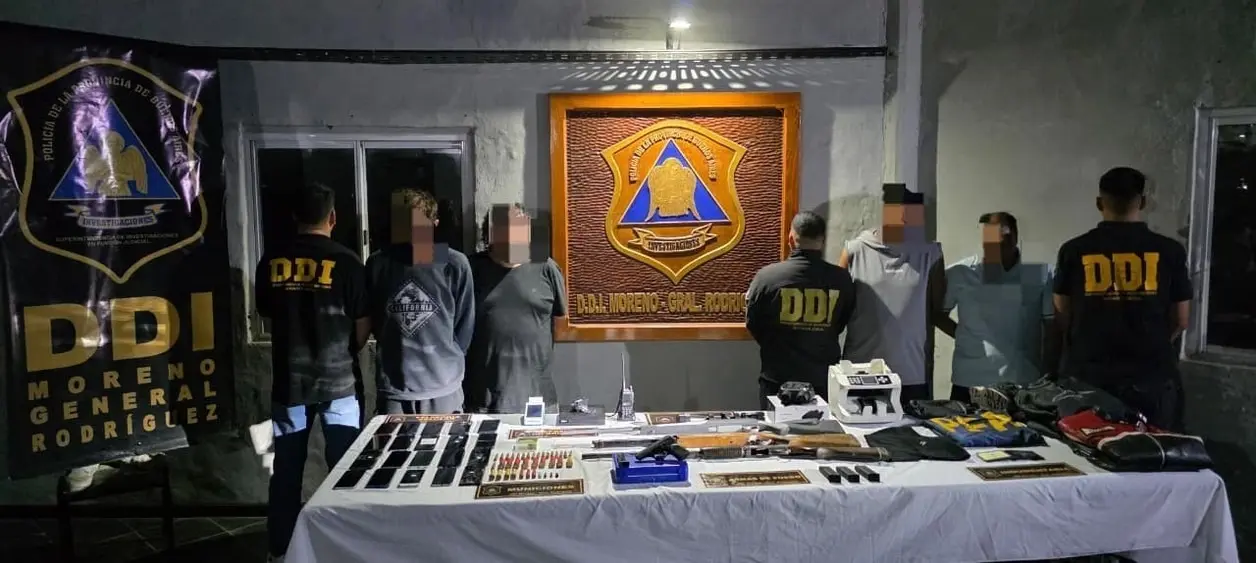 "Llevo el chaleco y la remera de la fuerza": cayó la banda que robaba disfrazada de policías en el Oeste del conurbano