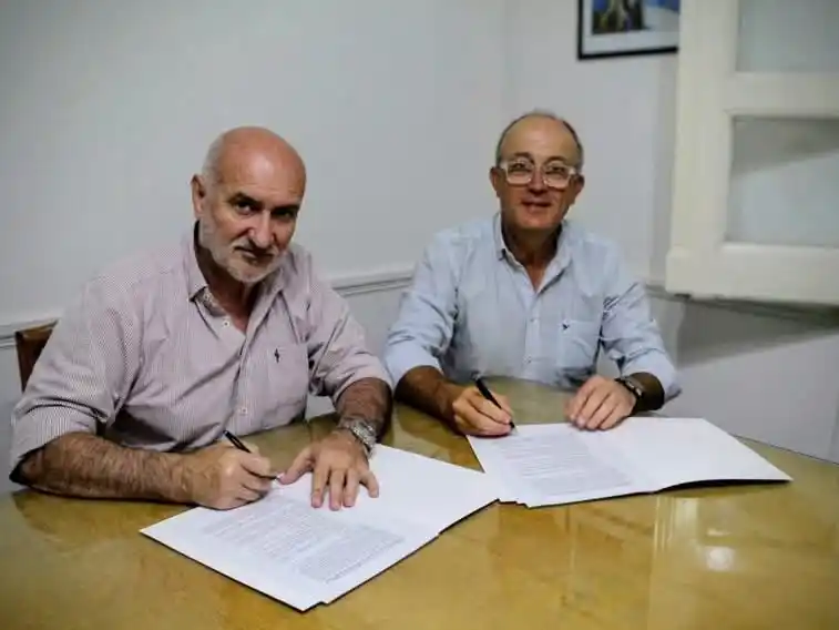 Marcelo Aba y Osvaldo Dadiego sellaron el vínculo.