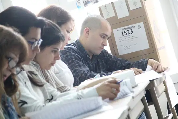Reforma política: La UCR planteará una alternativa