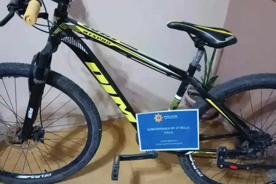 Robaron otra bicicleta desde la escuela de Bella Italia, pero la recuperaron