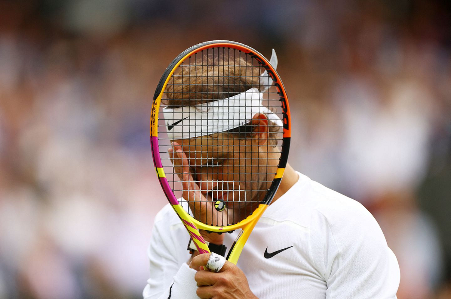 Rafael Nadal anunció que se baja de Wimbledon: no jugará las semifinales por una lesión abdominal