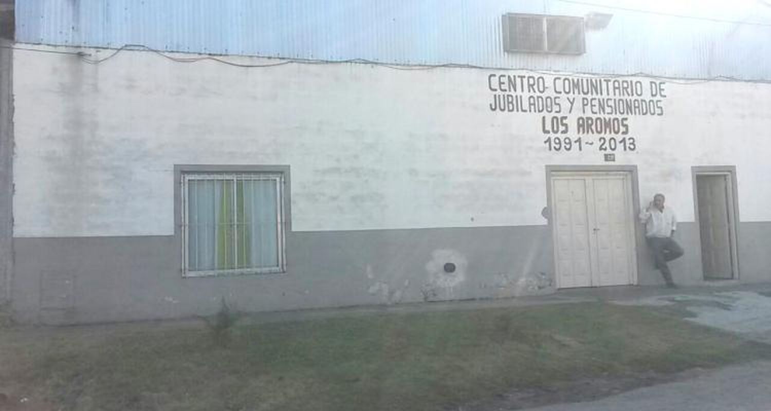 Los Aromos en la Plaza