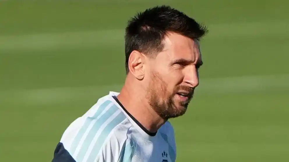 Lionel Messi durante un entrenamiento previo al debut de la Selección Argentina en el Mundial 2026.
