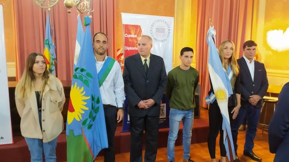 Centro Universitario Regional: entrega de diplomas a los graduados