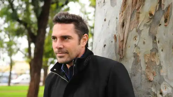 Matías Alé tuvo un nuevo brote y atacó a su hermano con una katana