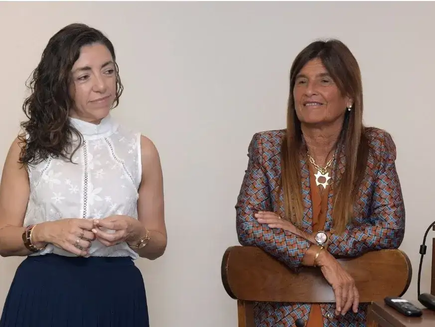 Mariel Fornoni y Lara Goyburu: el voto "pragmático" y no ideológico, el "efecto Trump" y la marcada polarización impactaron en el resultado electoral. Crédito: Guilermo Di Salvatore.