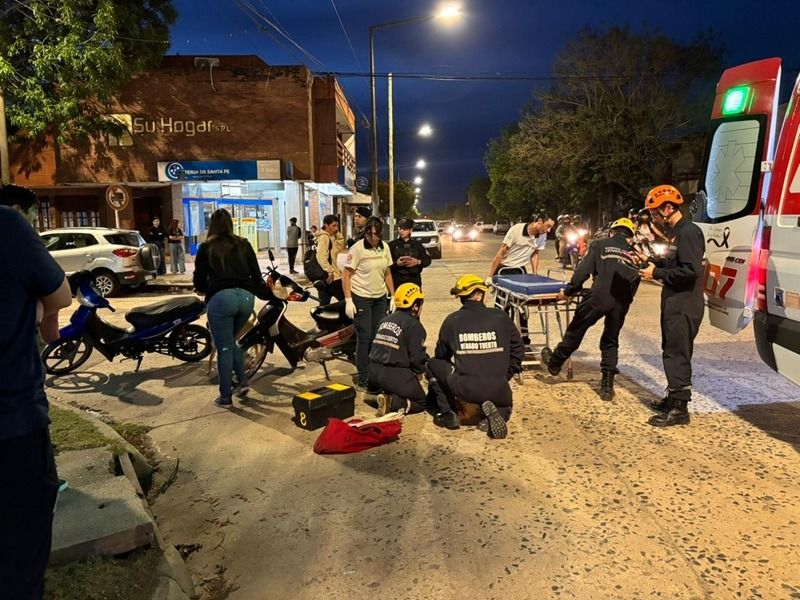 Servicios de emergencia trabajaron en el lugar del siniestro.