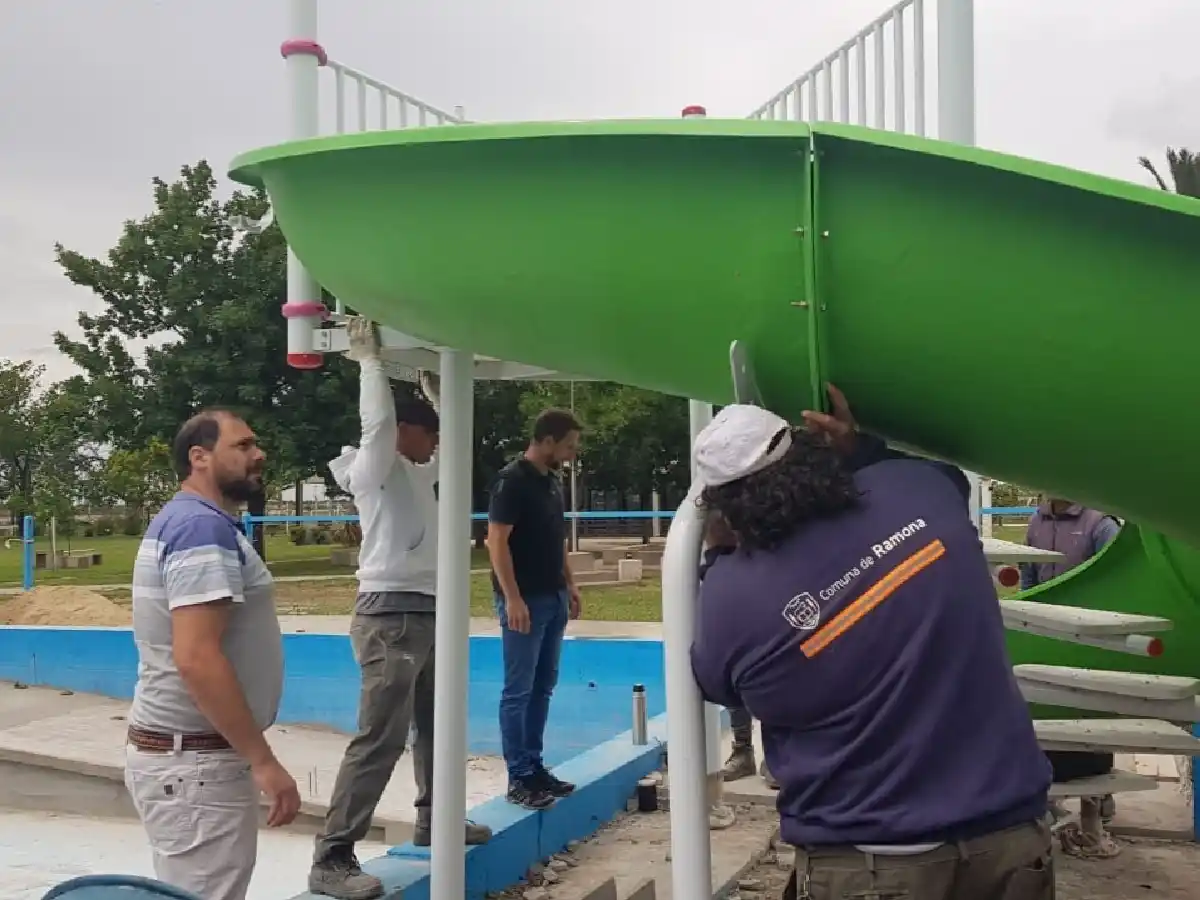 Rampa de acceso y nuevo tobogán para el natatorio de Ramona 