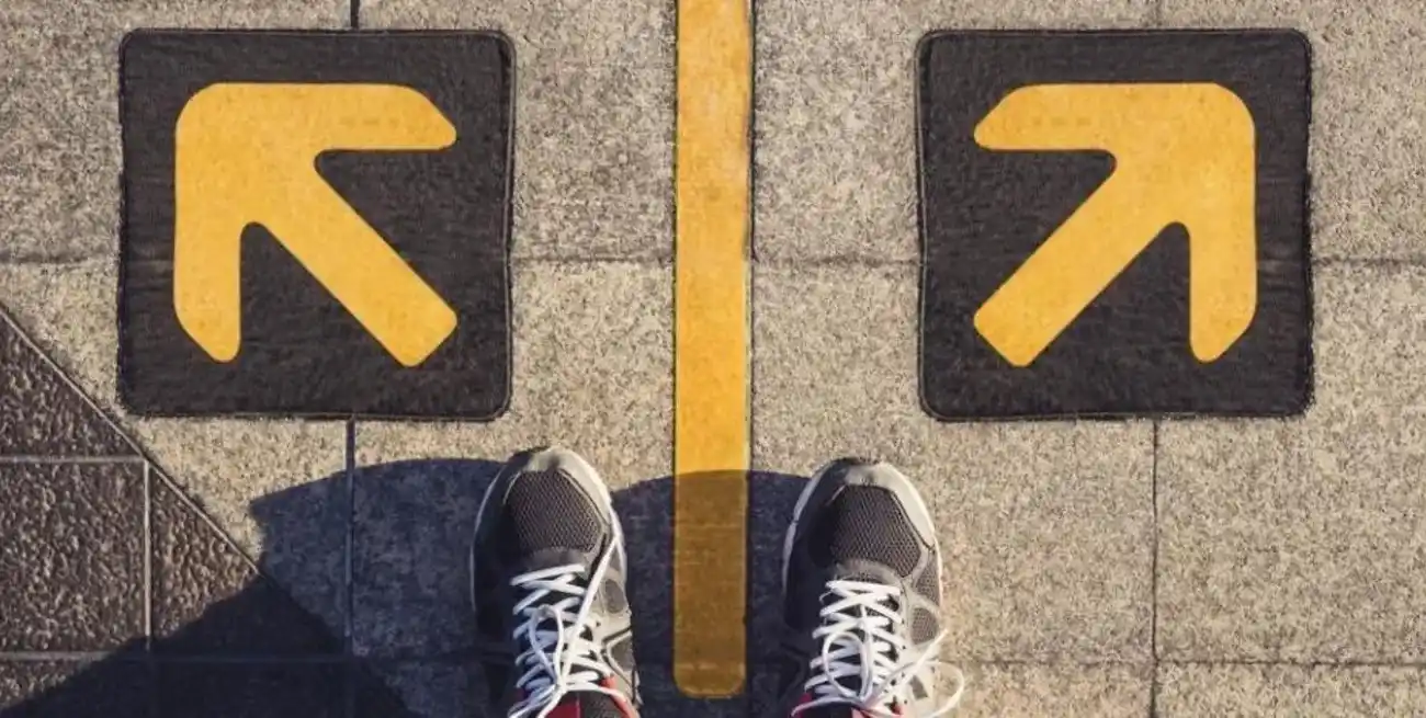 Es un deber evitar calificaciones, como ser de "la izquierda" y de "la derecha", que no respetan criterios de veracidad, porque no hay -por lo menos- una "adecuación aceptable" entre la calificación y una exteriorización de la postura filosófico-política del calificado.