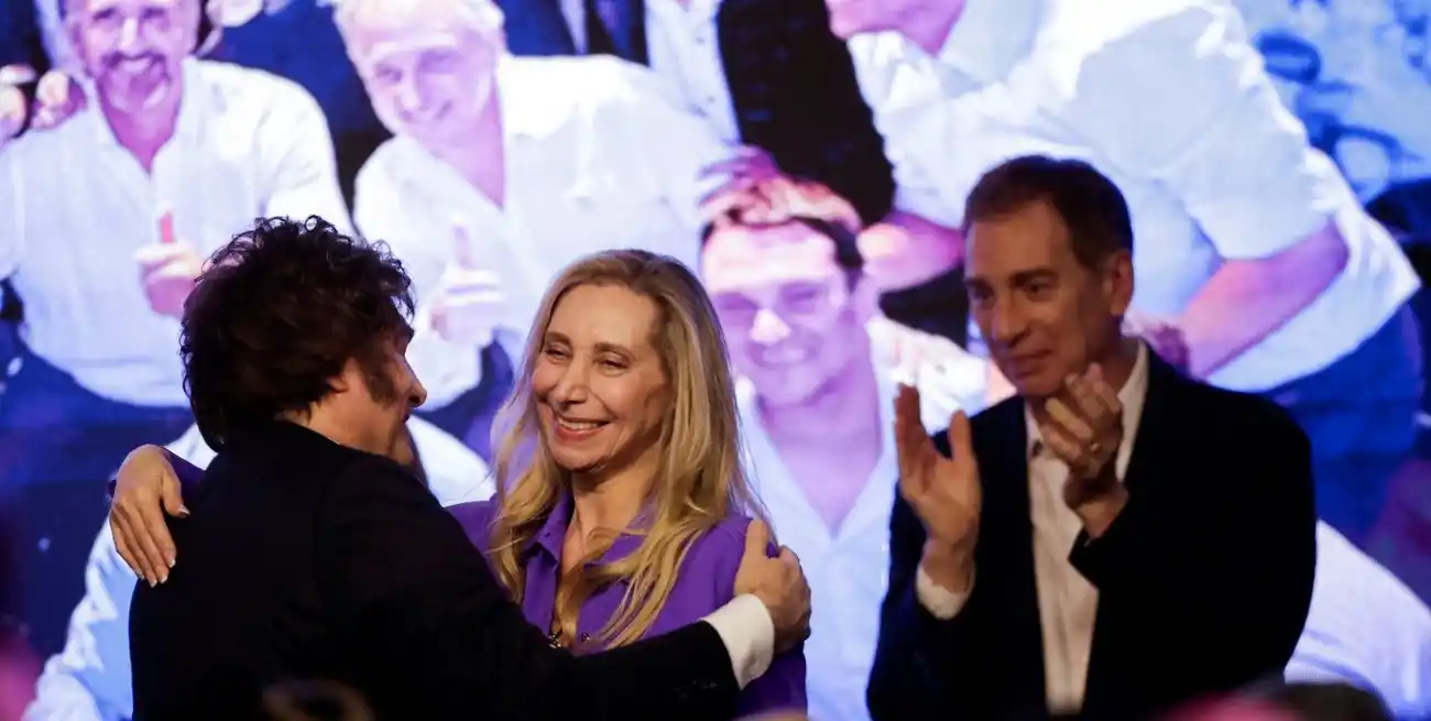 El abrazo de los hermanos Milei. Foto: Reuters