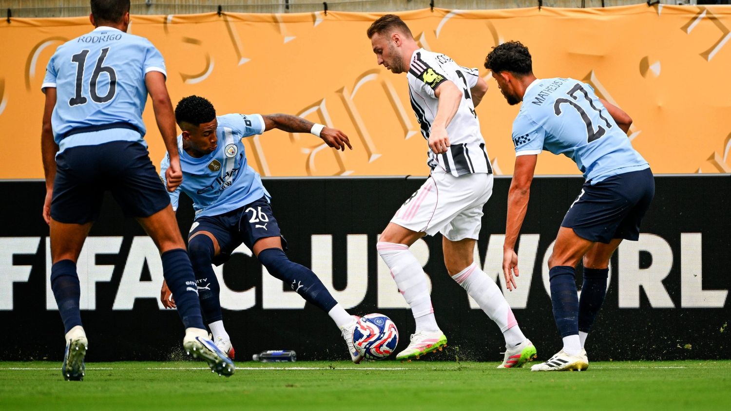 El City pasó primero aplastando a Juventus
