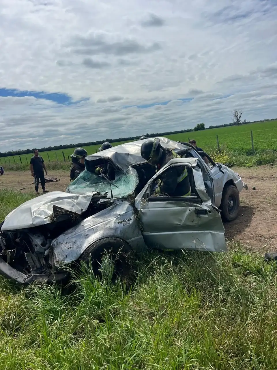 Tragedia en la Ruta 34: dos muertos y dos heridos graves tras el vuelco de una camioneta - 3